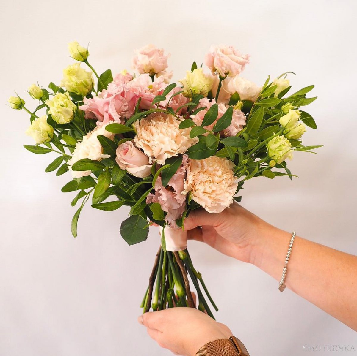 Kleo Flowers студия флористики и декора