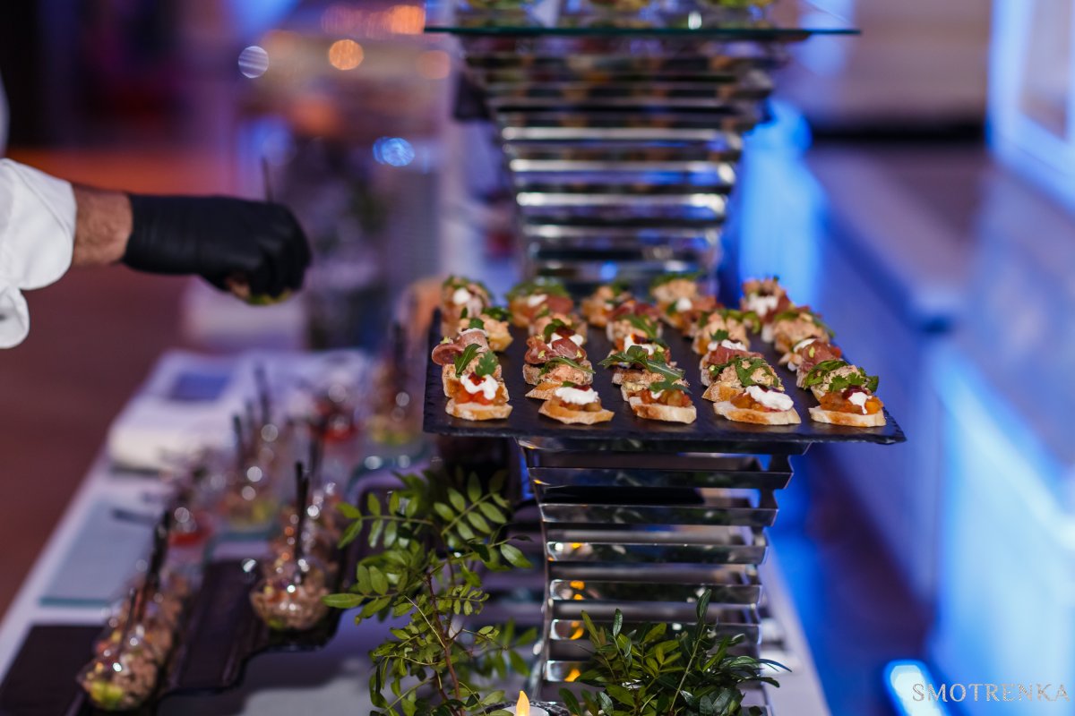 Dellos Catering