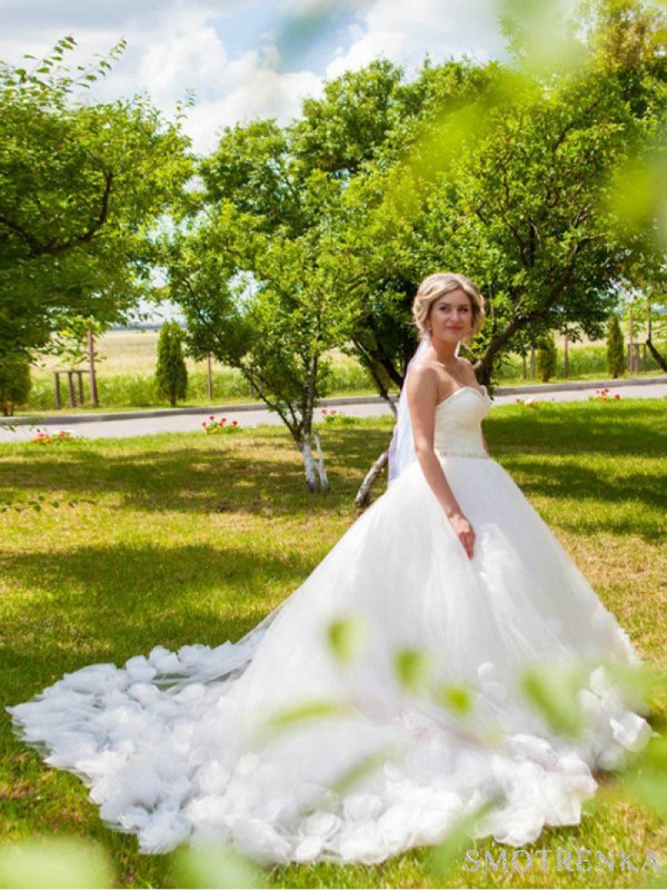 SACURA wedding dresess 