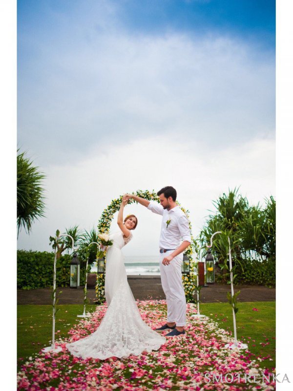 SACURA wedding dresess 