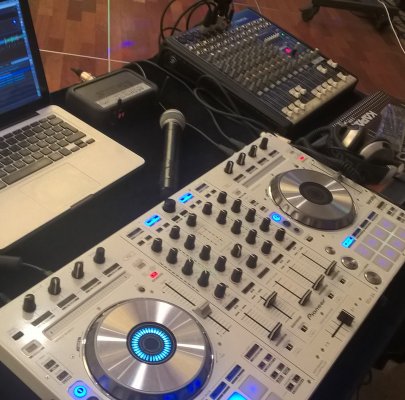 At work (Djatwork)
