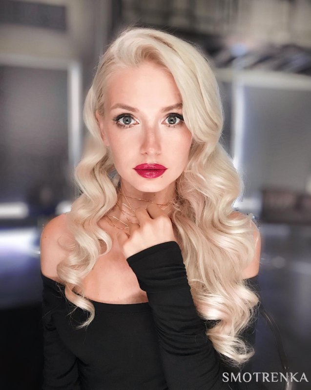 Nadya Nezhinka / Надя Нежинка