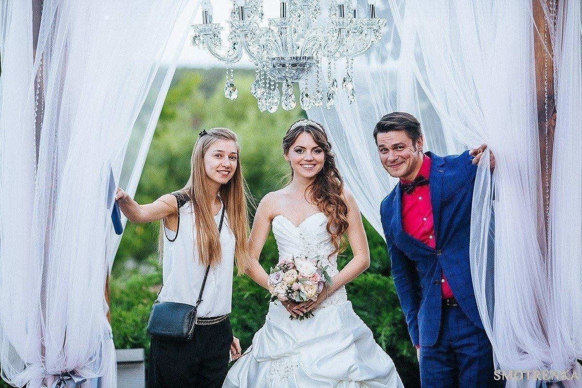 Организация 2015. Френдс для свадьбы. Bride компания Wiki. Френдс для невесты с дизайном. Andys_friends свадьба.