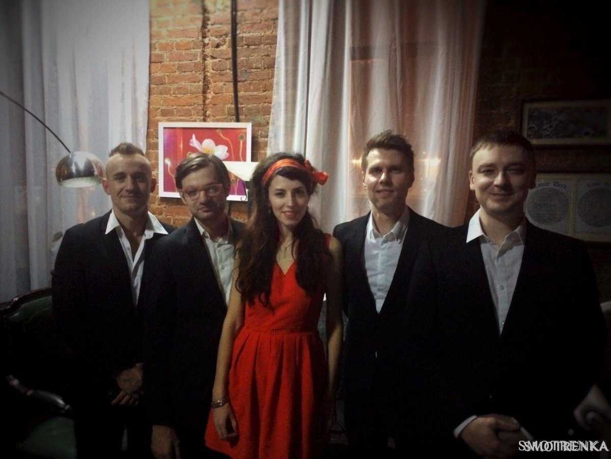 orange people