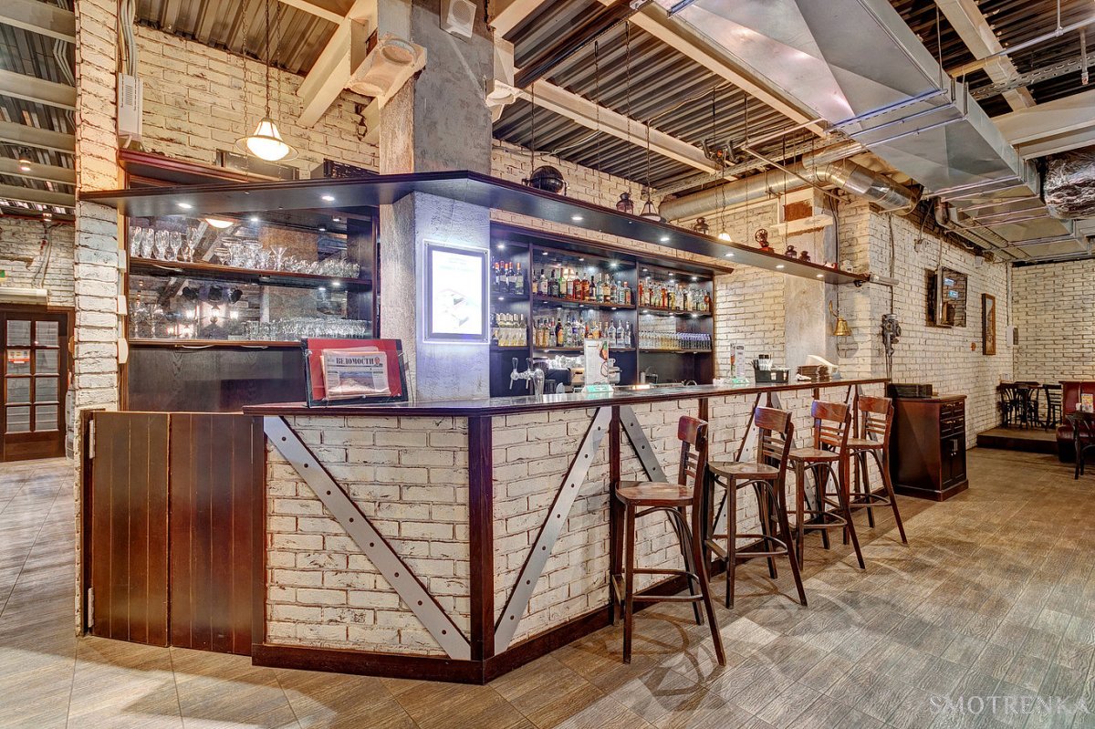 Main street cafe