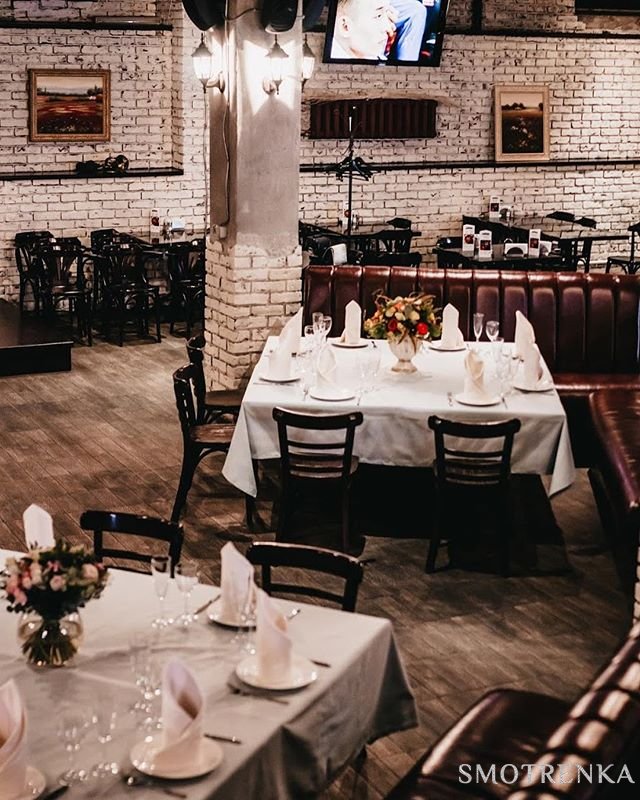 Main street cafe