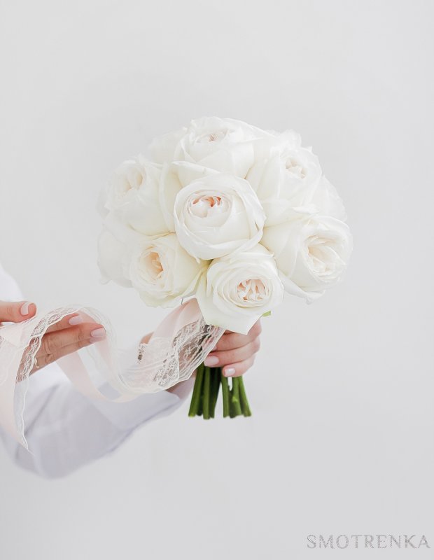 Cвадебный букет из пионовидных роз WHITE - 4 750 ₽