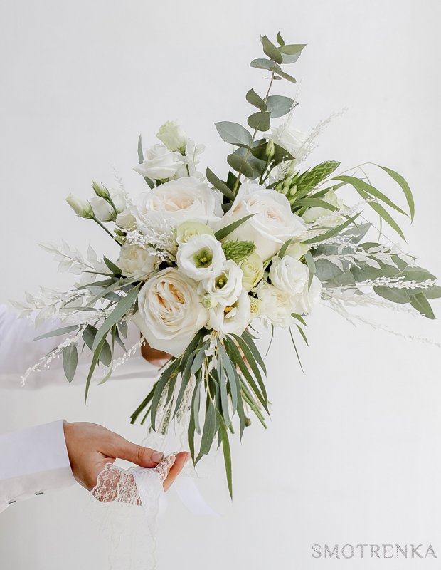 Букет невесты с пионовидными розами DELICATE WHITE - 5 950 ₽