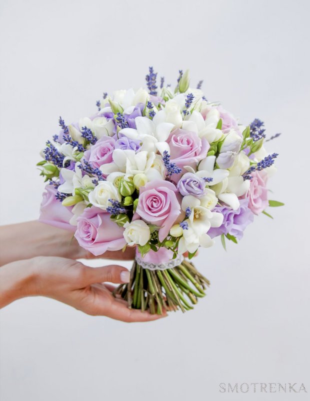 Свадебный букет из роз и фрезий LILAC - 4 670 ₽
