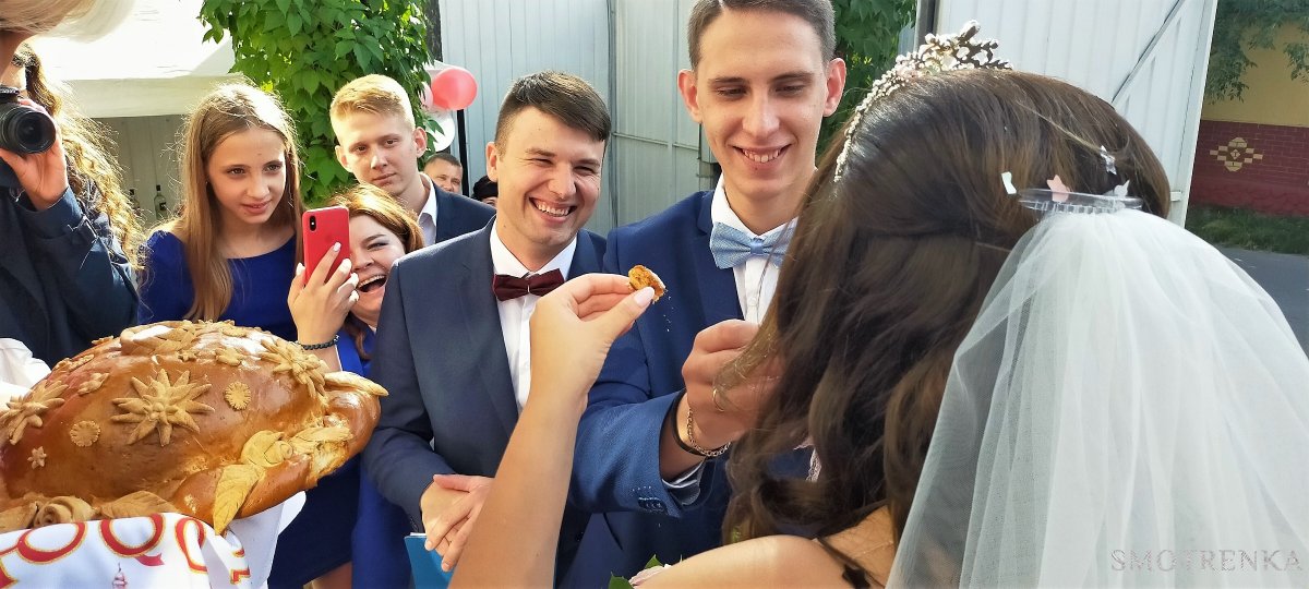 На свадьбе вместо каравая пицца