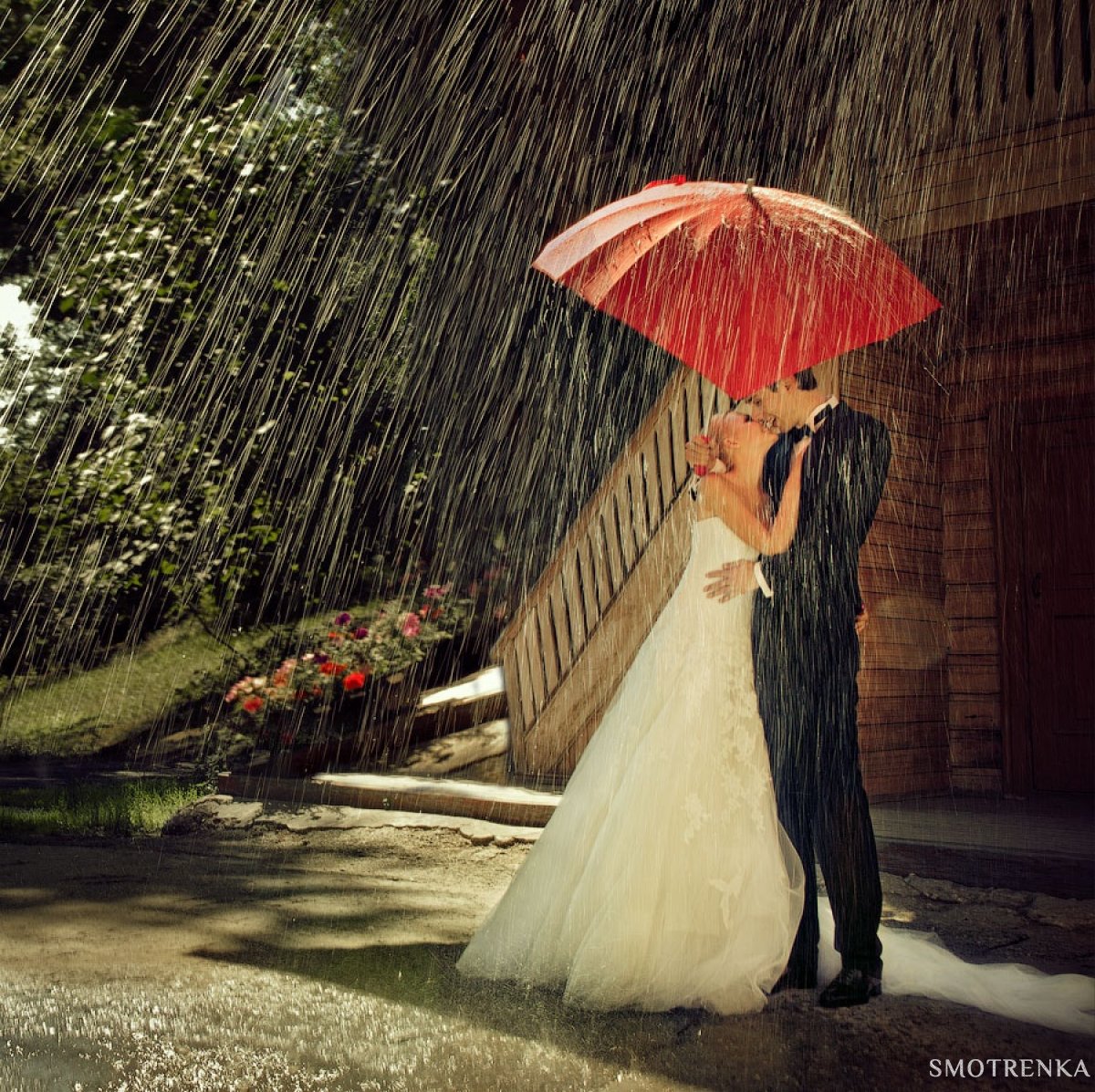 Свадебная фотосессия с зонтом