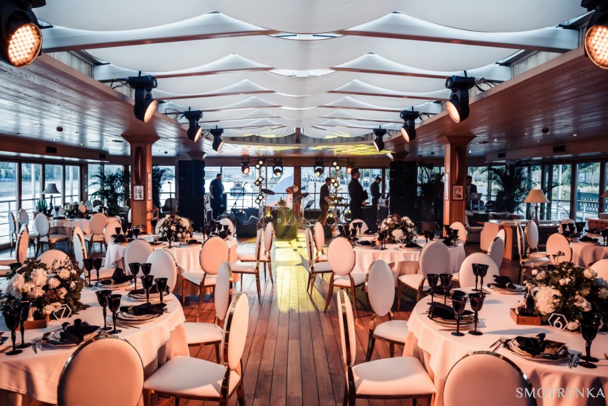 YACHT EVENT