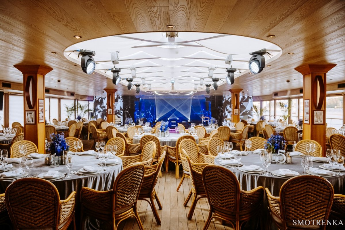 YACHT EVENT